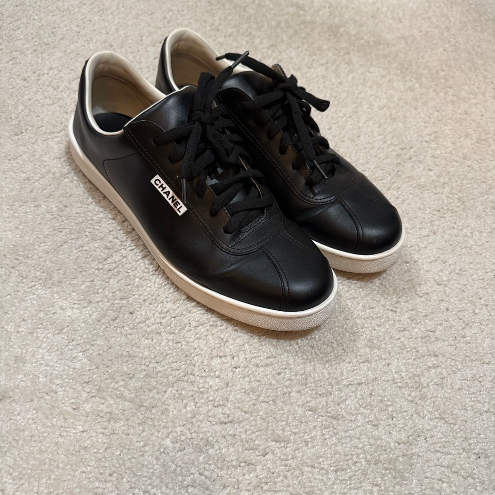CHANEL Black Leather Low-Top Sneakers with White Sole Accent - Picture 14 of 14